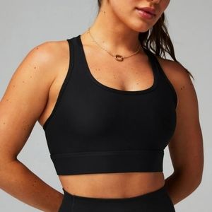 Fabletics On the go sports bra with built-in in pockets. Medium
